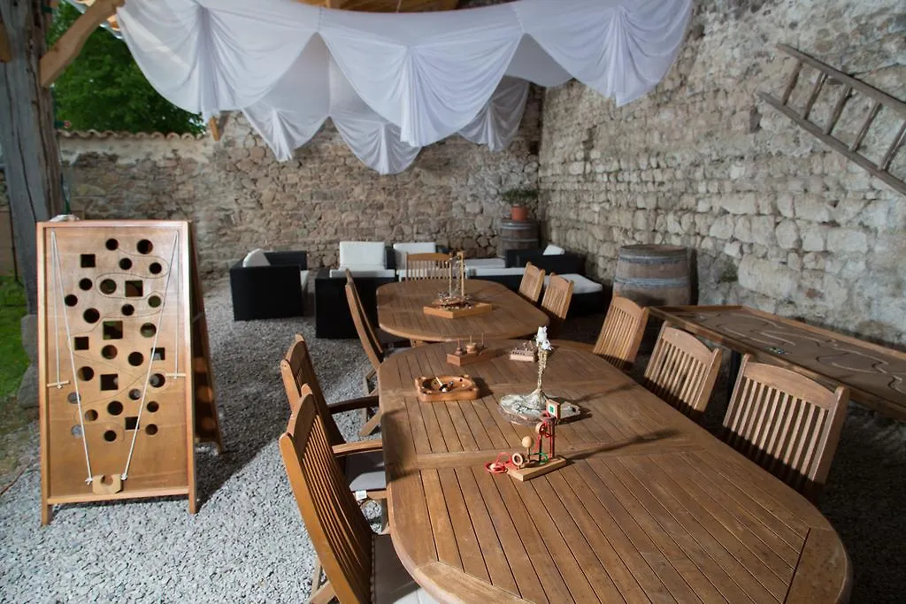 Le Refuge Des Chevaliers Bed & Breakfast Saint-Just-en-Chevalet 0*,  France